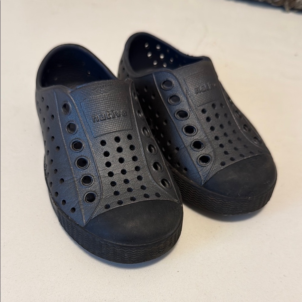 Native Jefferson Shoes Toddler Metallic Black Gray Size 6